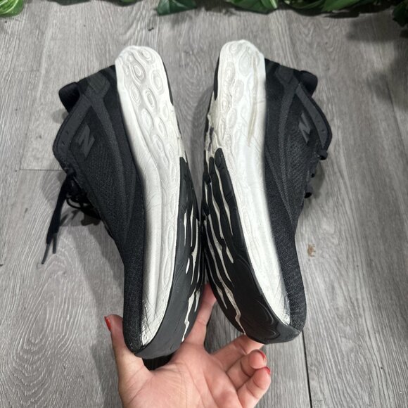 New Balance 1080 V13 Men’s Size 12.5 2E Running Shoes M1080B13 black/white main image 9
